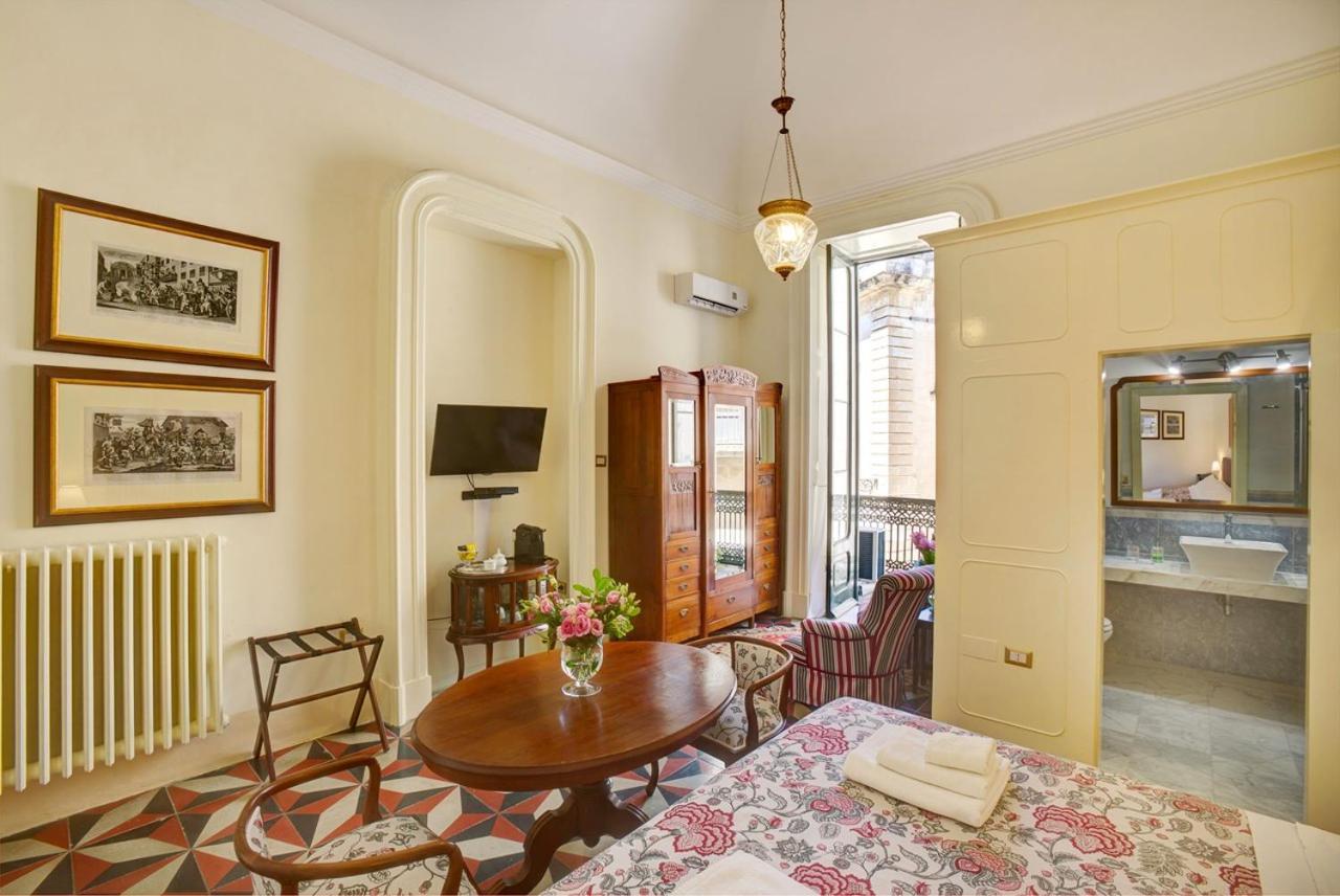 Palazzo Bernardini Suites Lecce Kültér fotó
