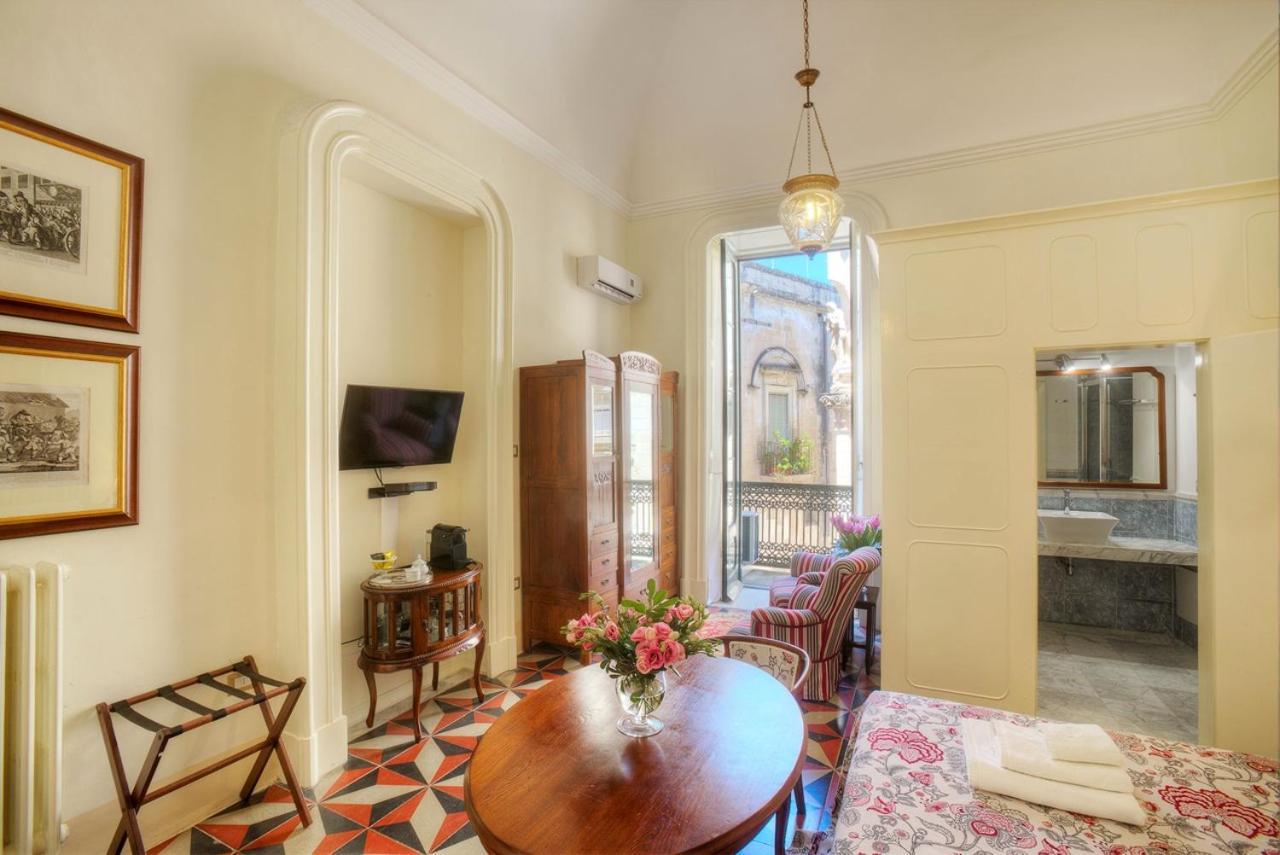 Palazzo Bernardini Suites Lecce Kültér fotó