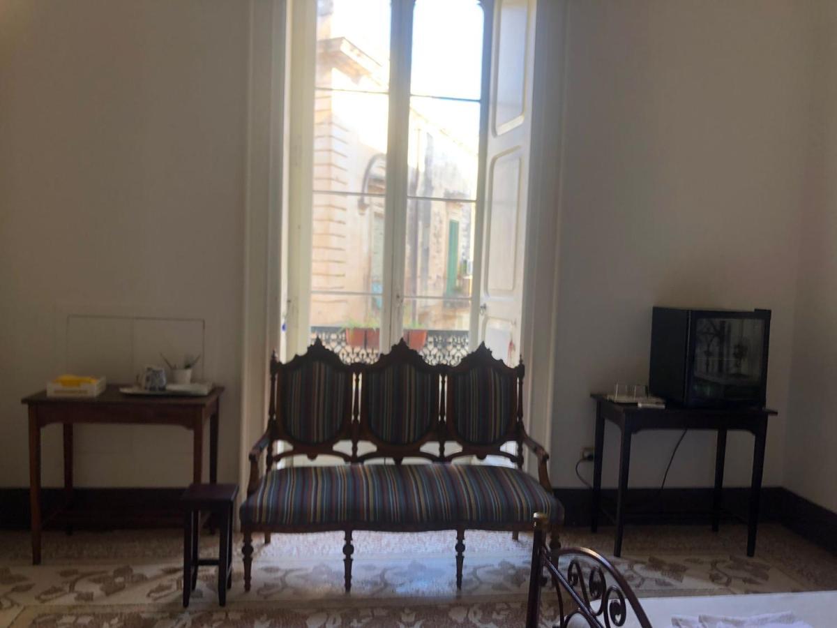 Palazzo Bernardini Suites Lecce Kültér fotó
