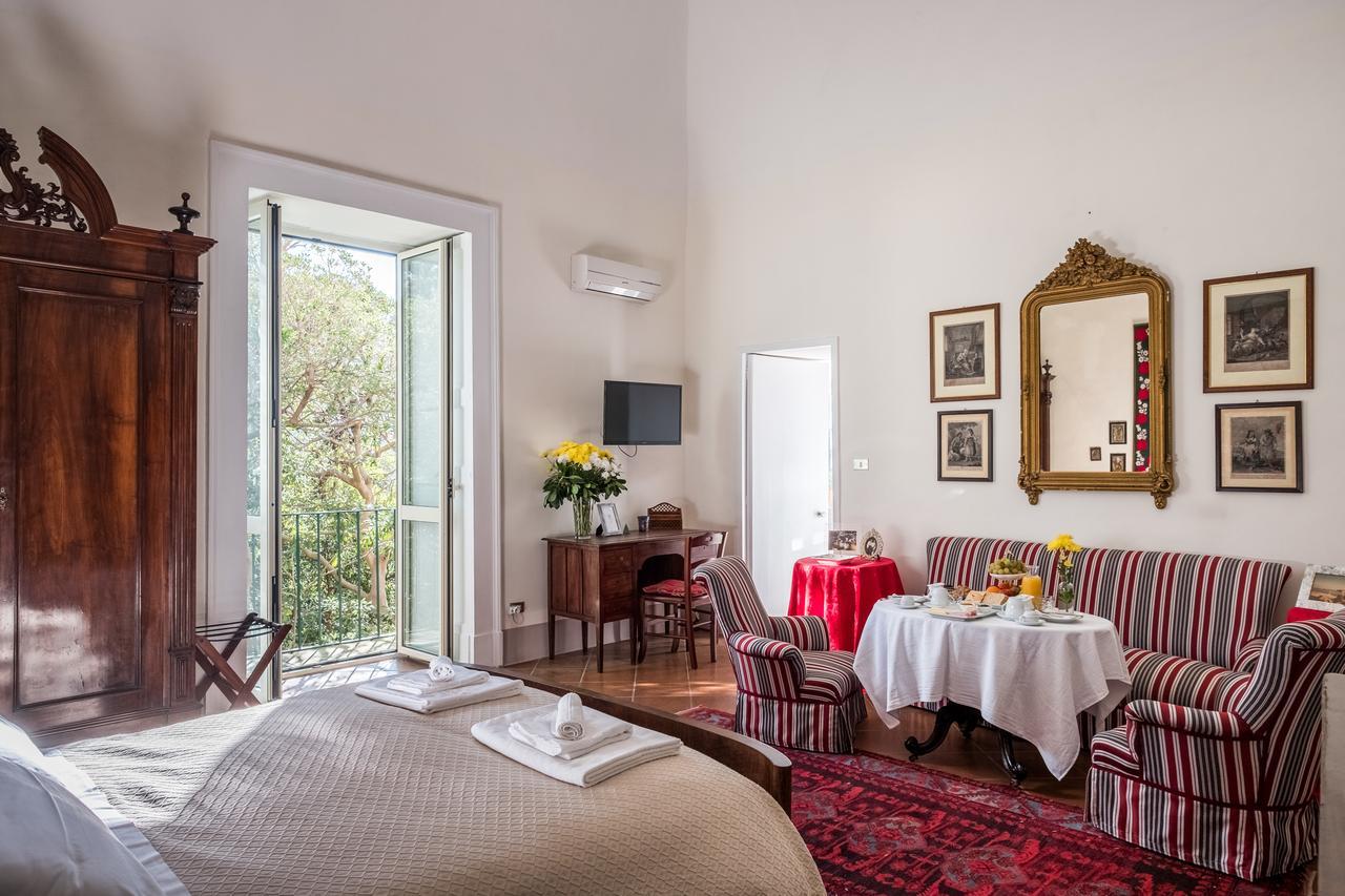 Palazzo Bernardini Suites Lecce Kültér fotó